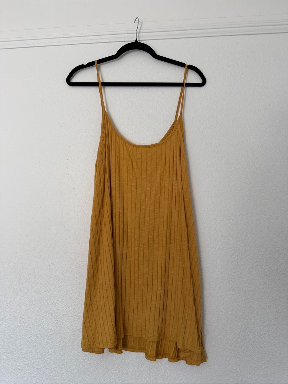 Silence + Noise Wide-Ribbed Knit Cami Slip Dress mustard yellow Urban Outfitters - Picture 4 of 8
